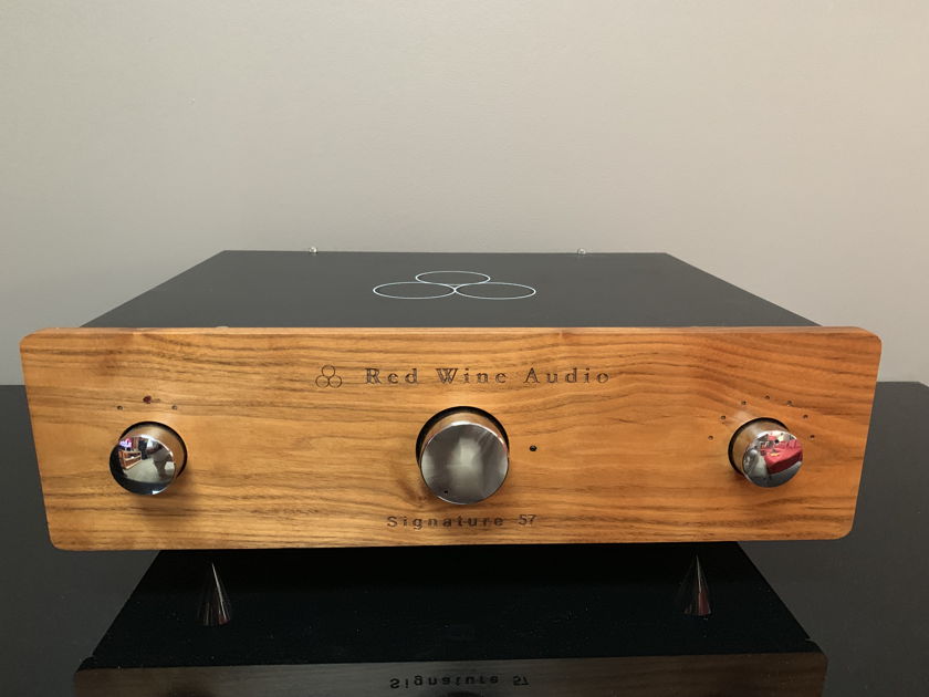 Red Wine Audio Signature 57 Integrated Amplifier W/ Tube Pre-Amp Stage and Battery Power.