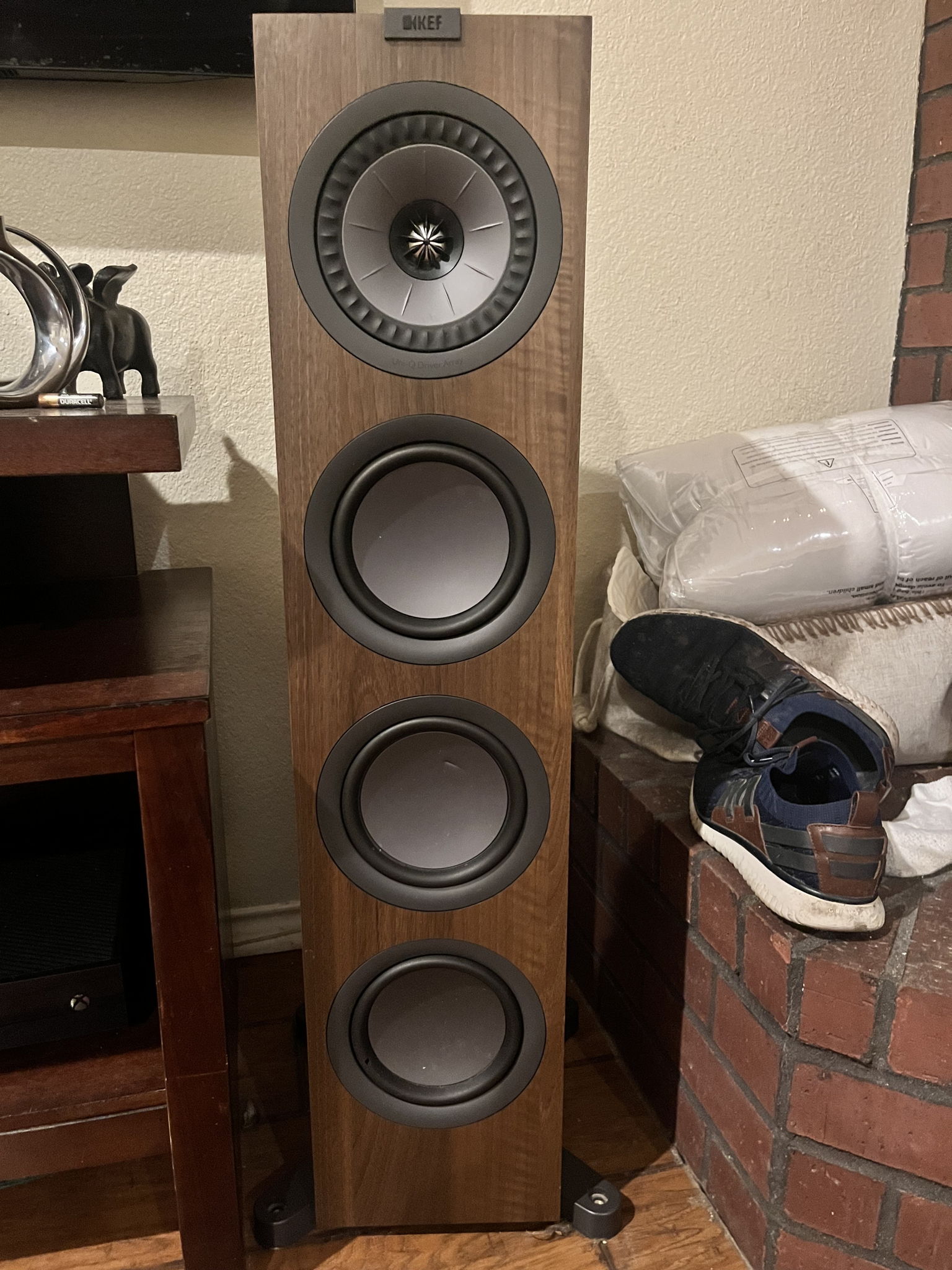 KEF Q-750