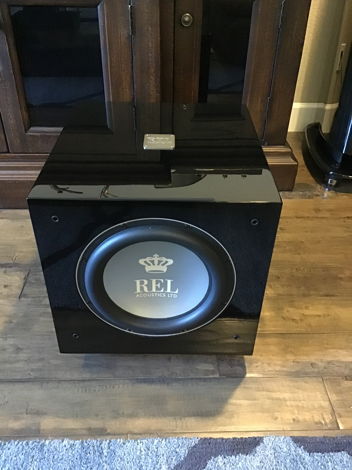 REL Acoustics  S/812