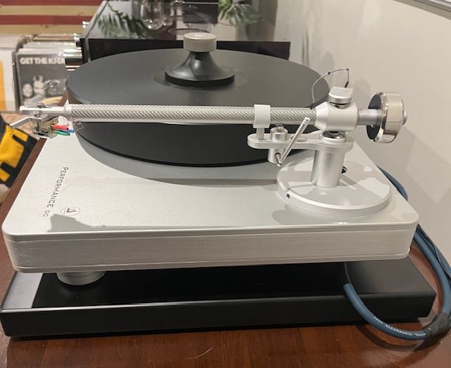 Clearaudio Performance DC with Verify Tonearm 3