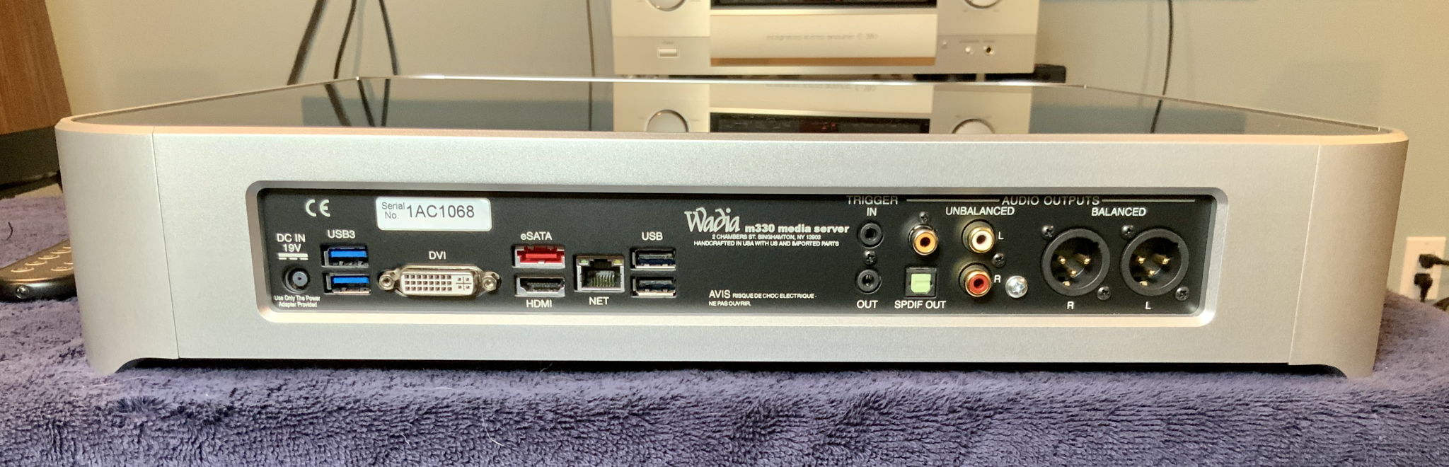 Wadia M330 - Media Server with 1TB Drive Full of Hi-Res... 8