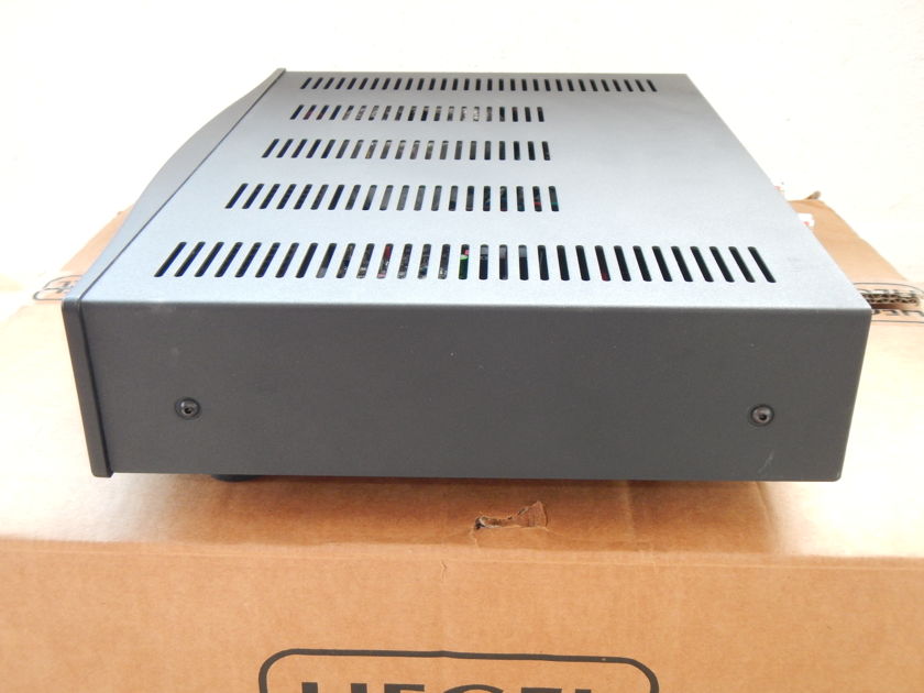 Hegel H90 Integrated Amplifier w/ DAC and network streaming