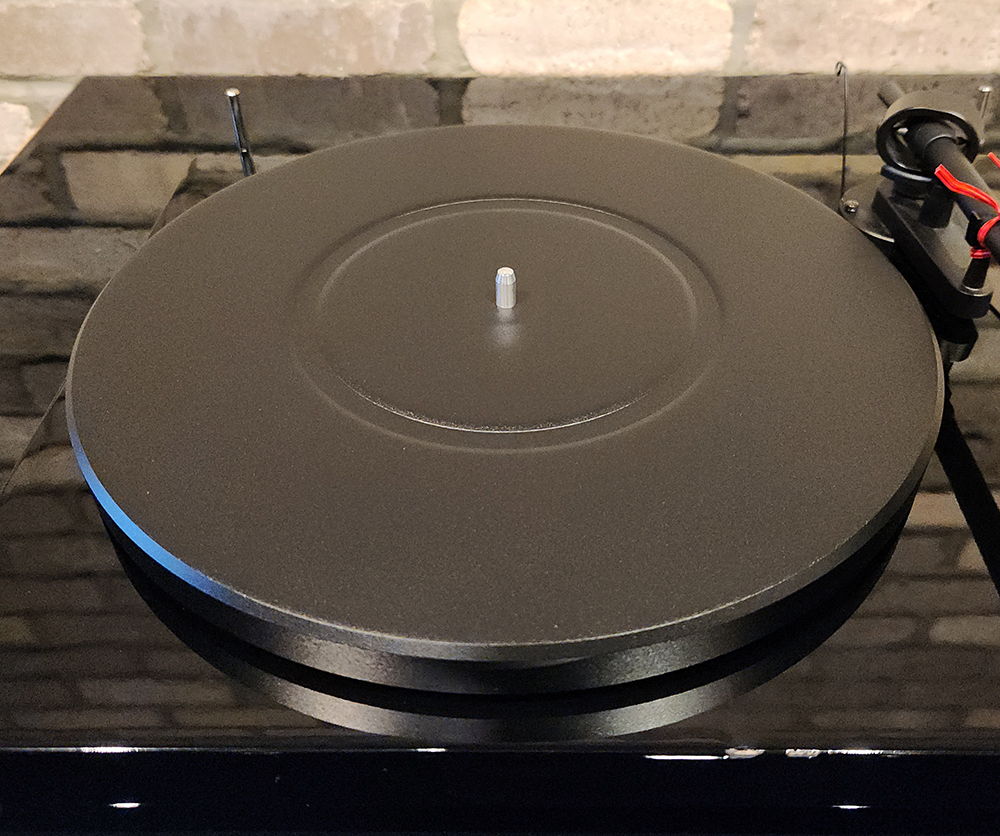 Pro-Ject Debut lll Phono SB in Gloss Black w/ Ortofon O... 6