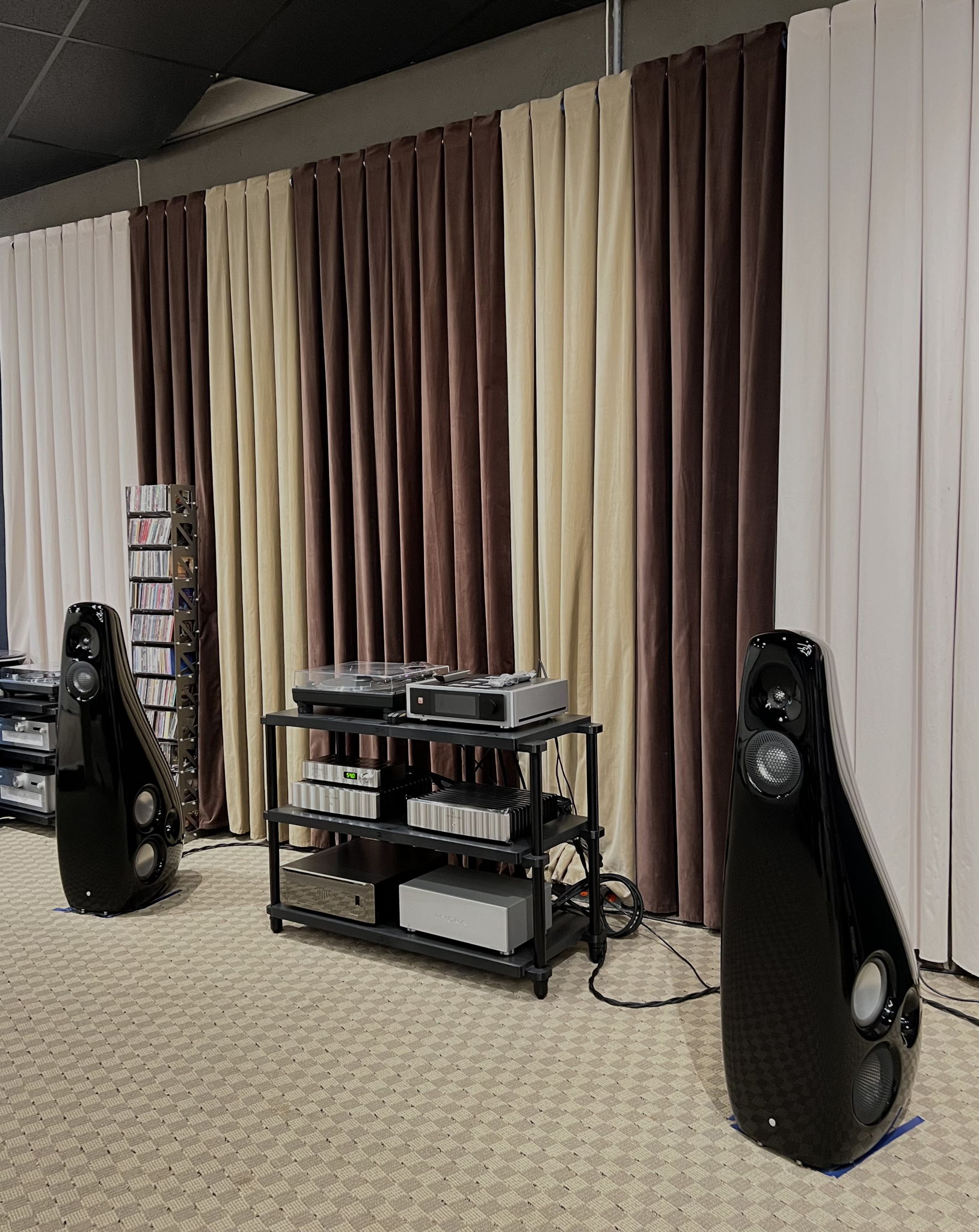 VIVID AUDIO KAYA90 LOUDSPEAKERS Store demo black 2