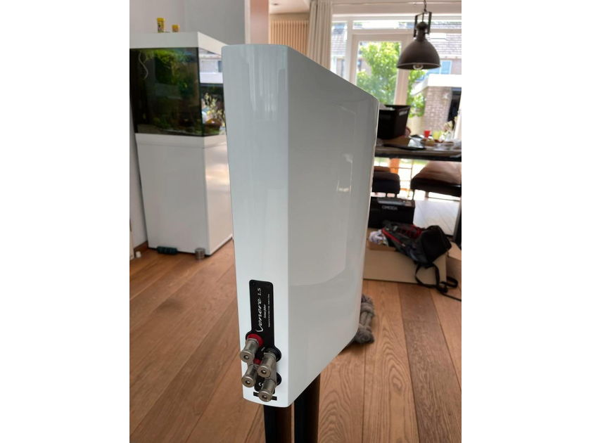 Sonus Faber Venere 1.5 Including matching Stands white