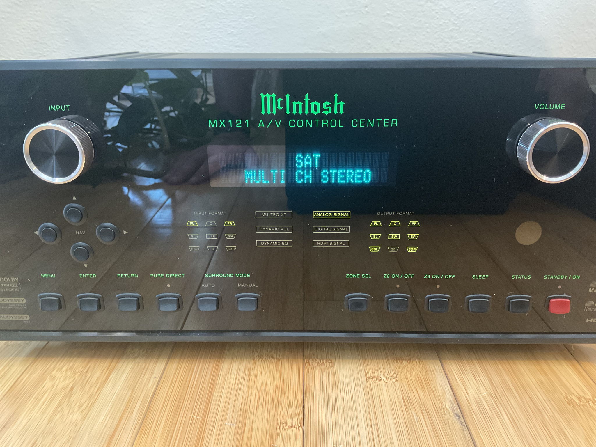 McIntosh MX121 A/V Control Center 7