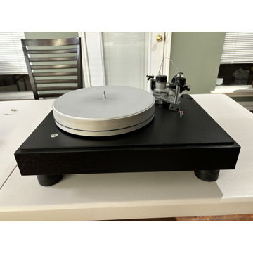VPI Classic 2 turntable with Tonearm upgrade