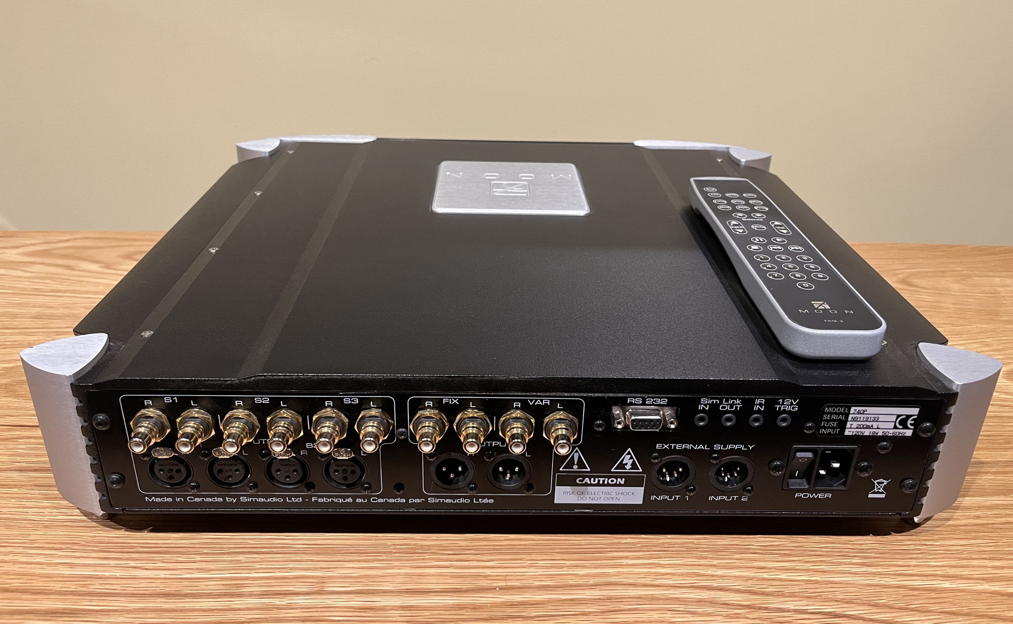 Simaudio Moon 740P Reference balanced preamplifier 8