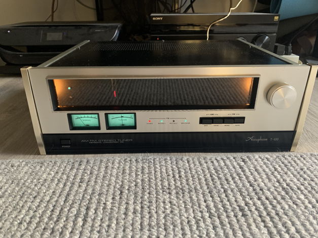 Accuphase T-100 Super Tuner
