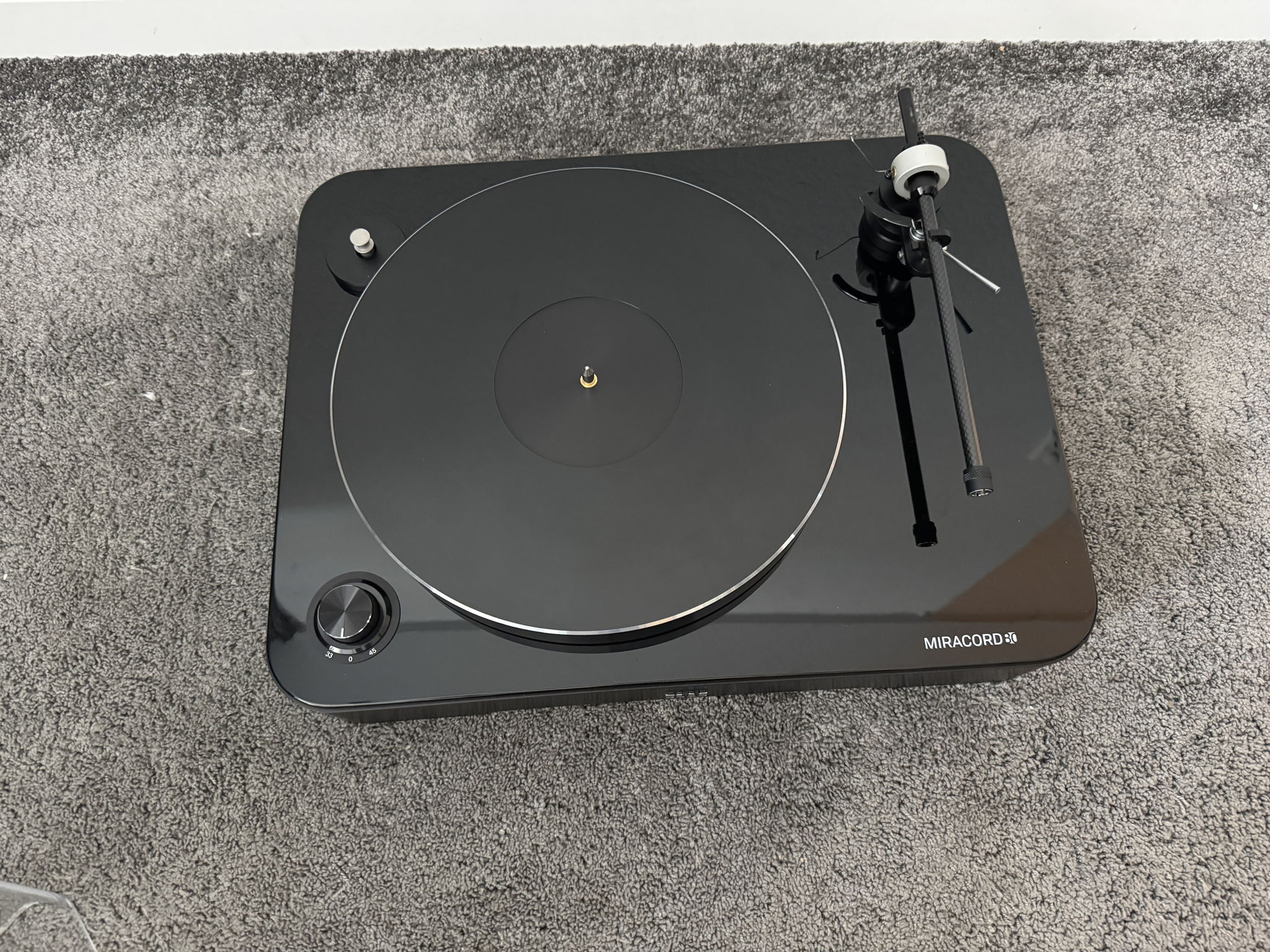 Elac Miracord 80 turntable in black with dust cover 3