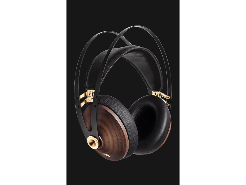Meze Audio 99 Classics Closed Over-Ear Headphones Walnut Gold B-Stock