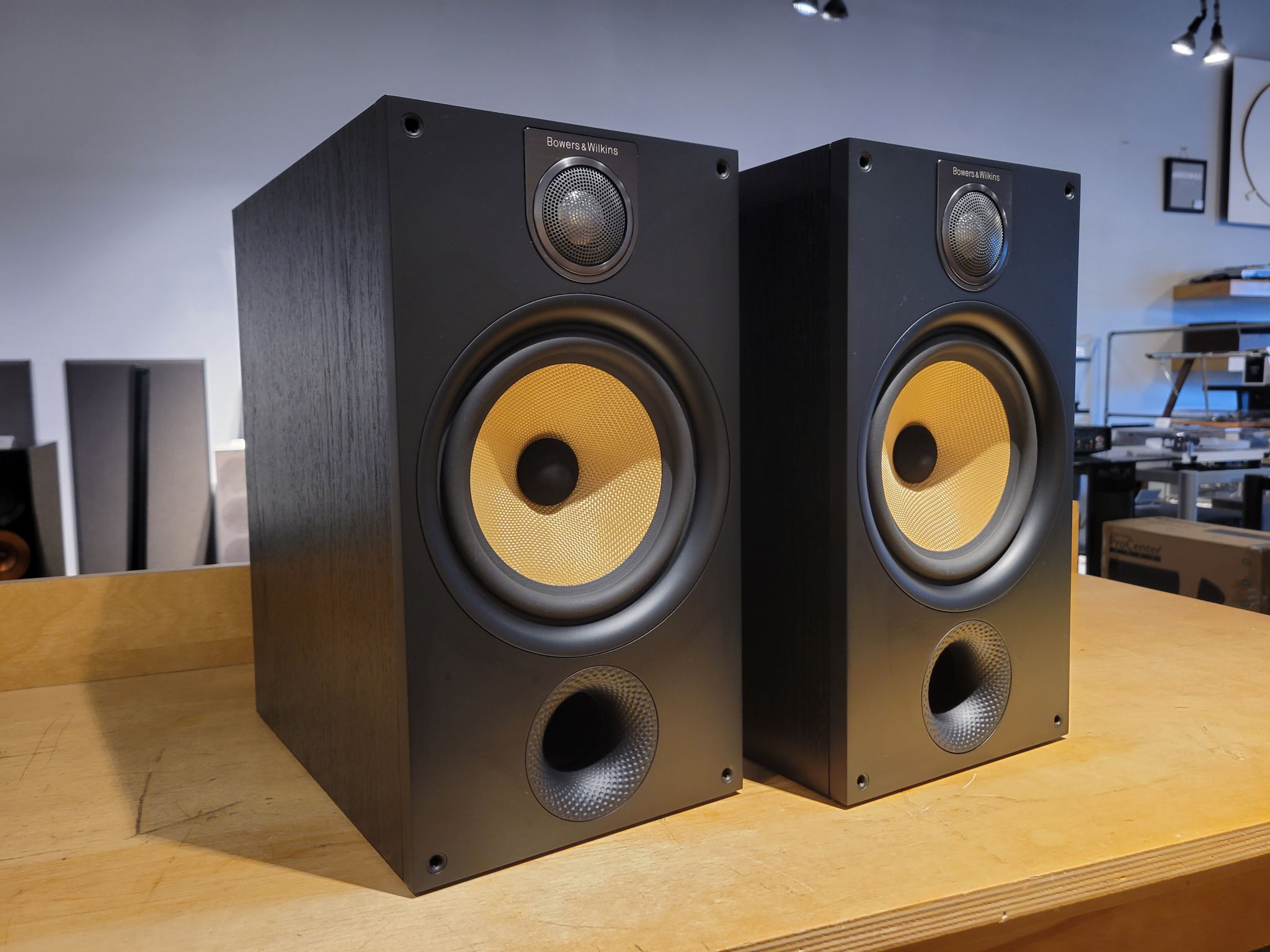 B&W (Bowers & Wilkins) 685 S2 Bookshelf Sp... For Sale | Audiogon