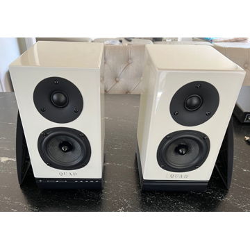Quad 9AS Powered Desktop Speakers - White - Mint!