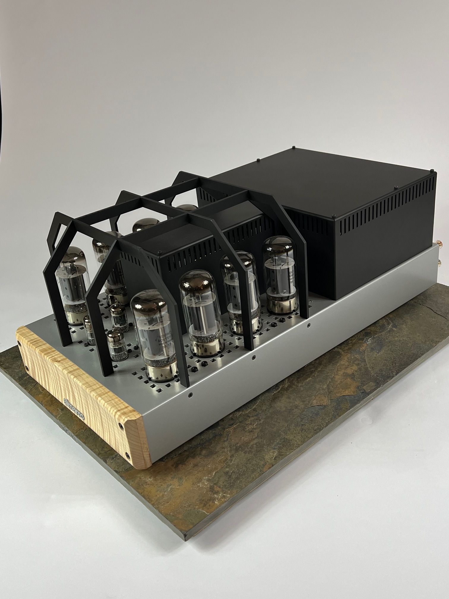 Almarro A50125a tube amplifier