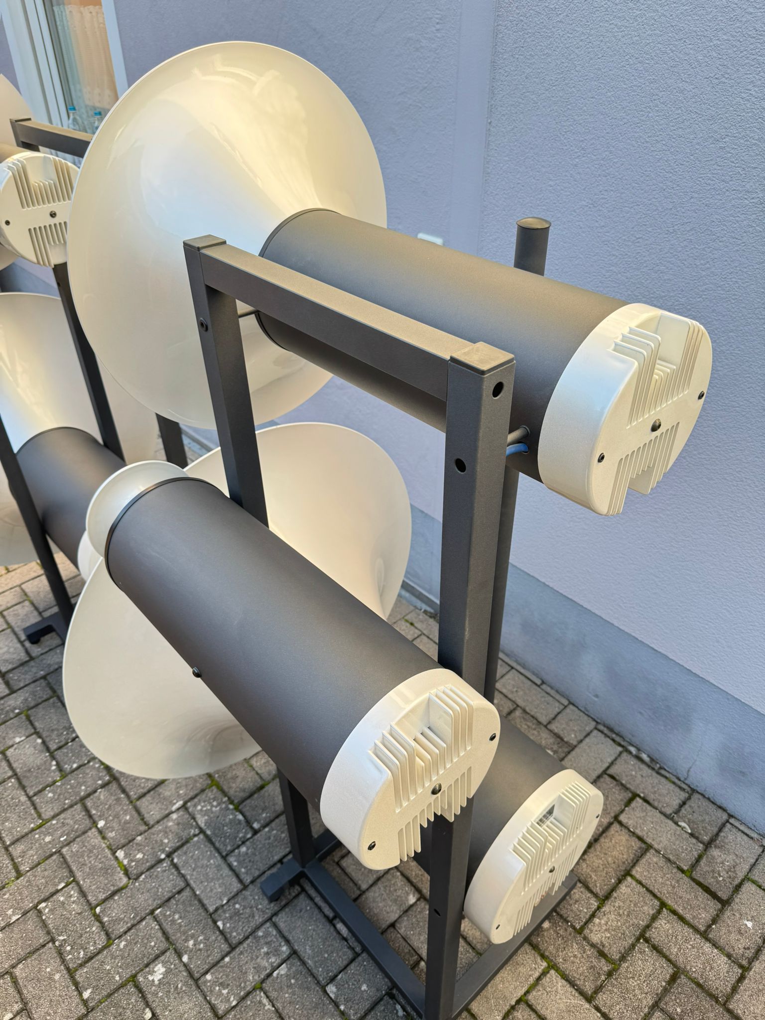 Avantgarde Trio G Horn speakers in white 6