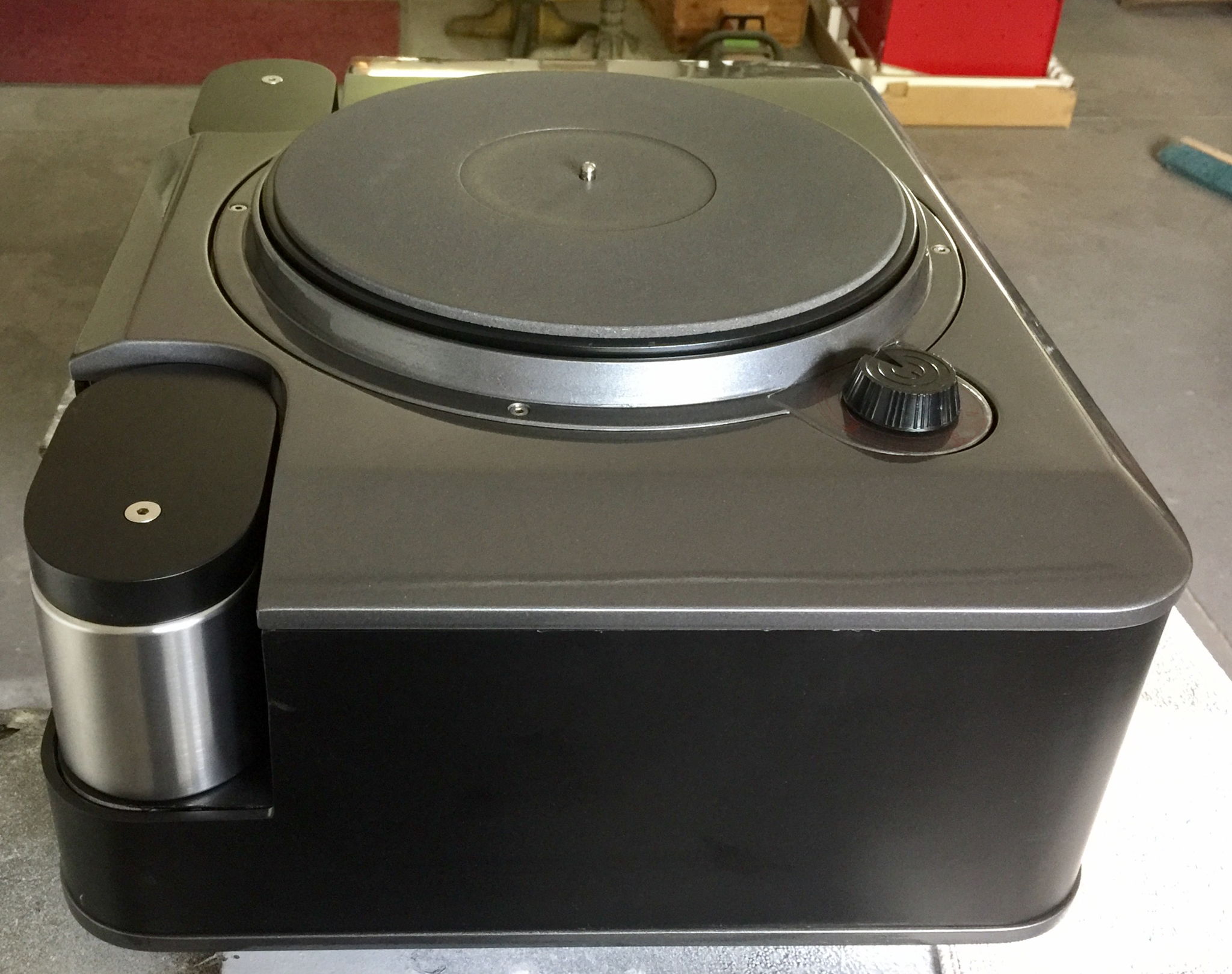 Commonwealth Electronics 12D idler drive turntable, The... 4