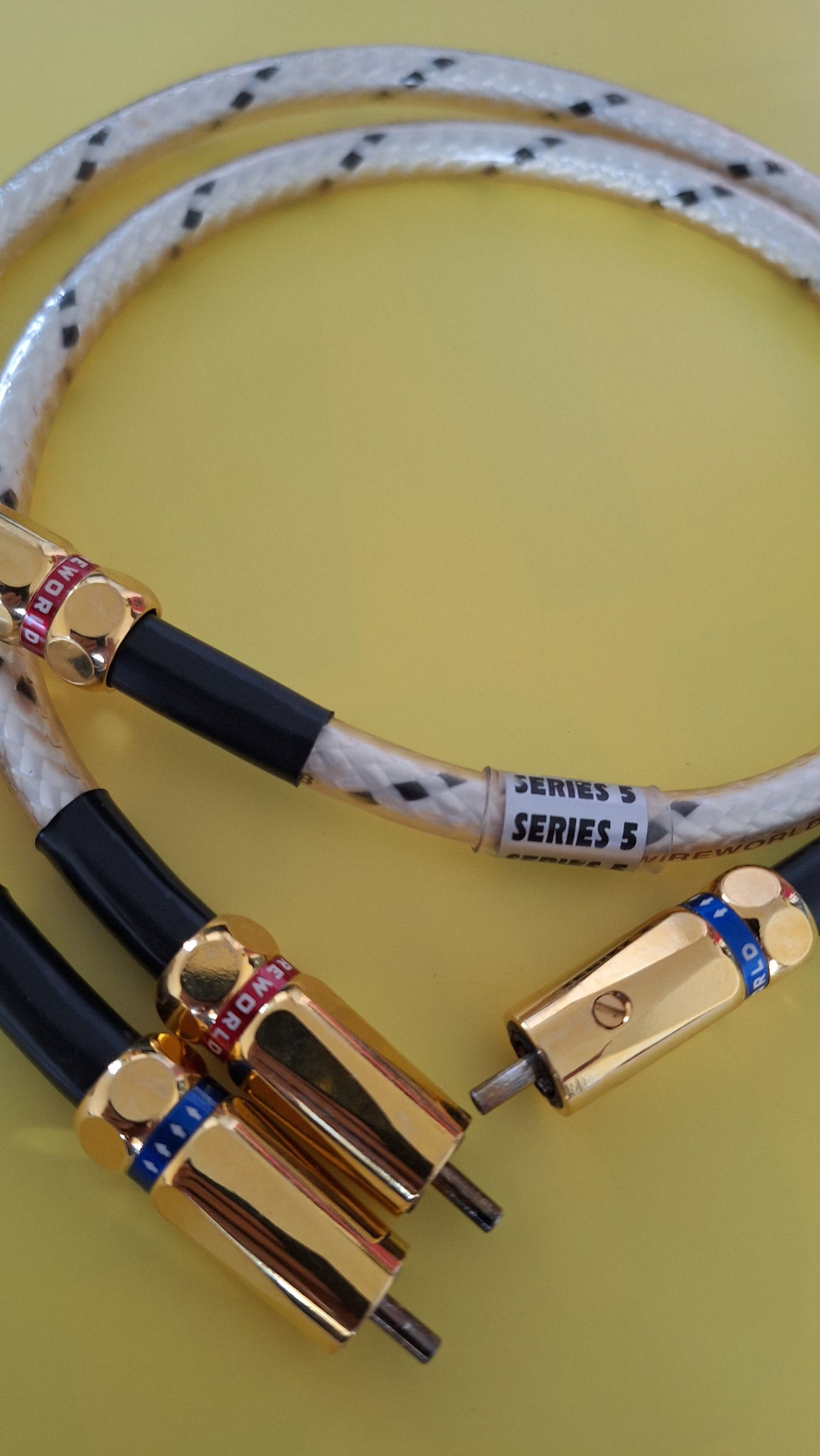 WIREWORLD Polaris III Series 5 RCA Interconnects Afford... 2