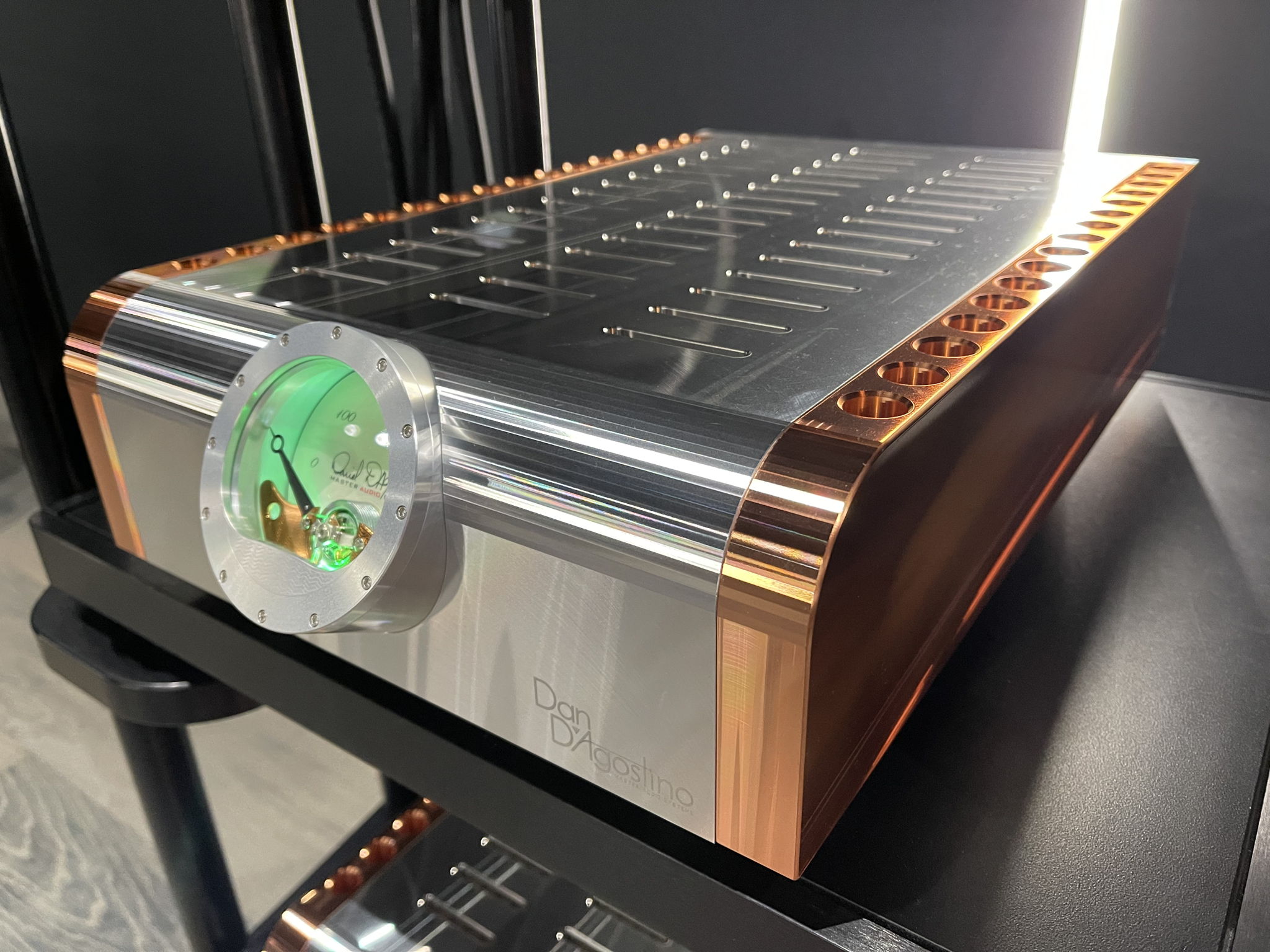 Dan D'Agostino Momentum M400 Monoblock Amplifiers - Sil...