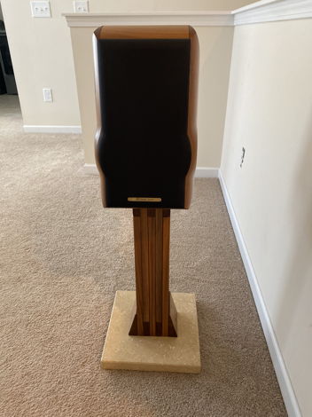 Sonus Faber Electa Amator II with Stands