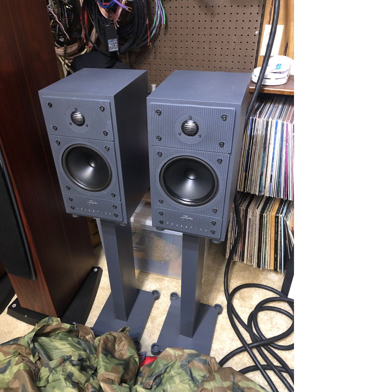 SL700 Speakers