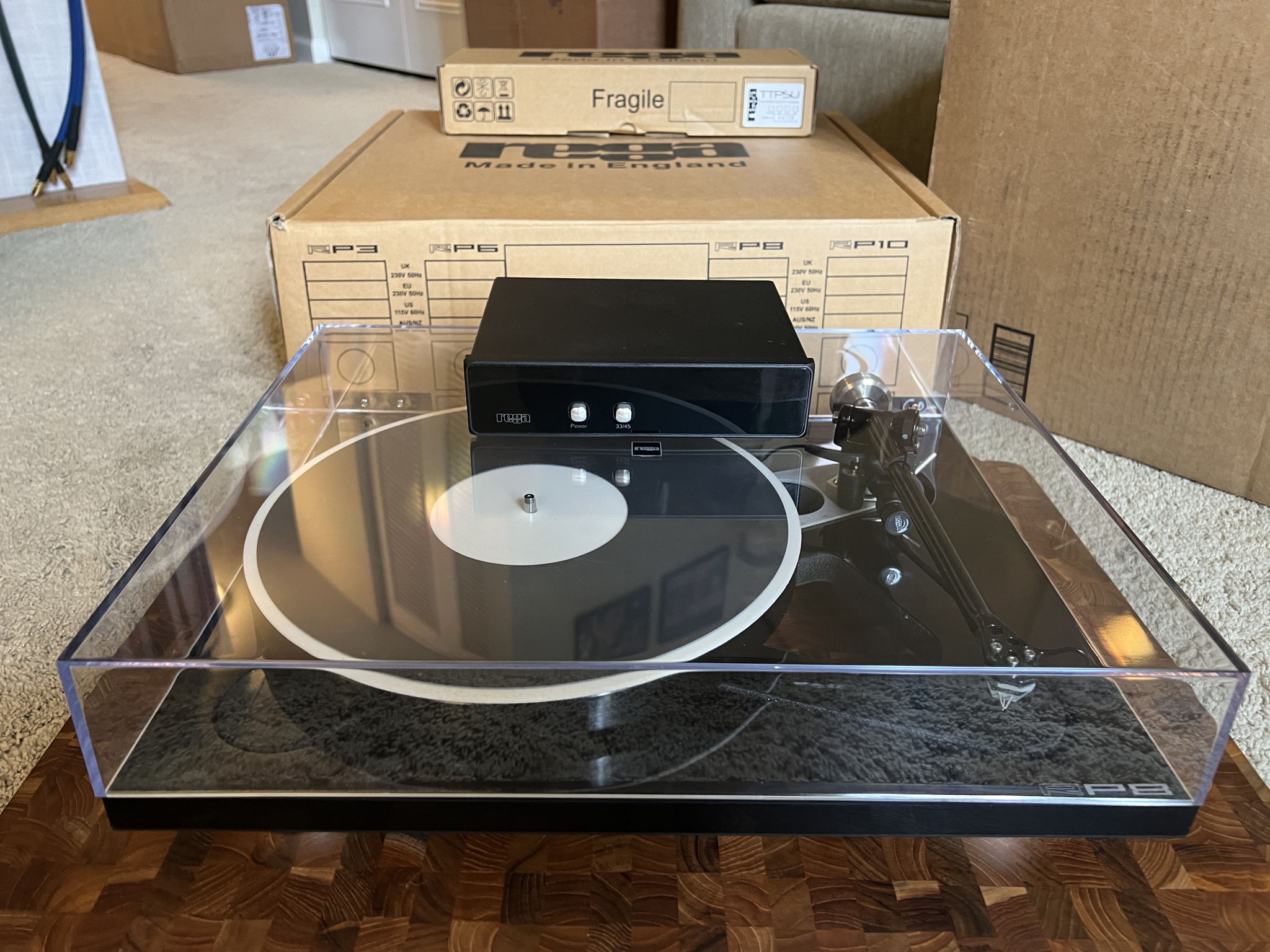 Rega RP8 Turntable with Apheta 2 MC Cartridge