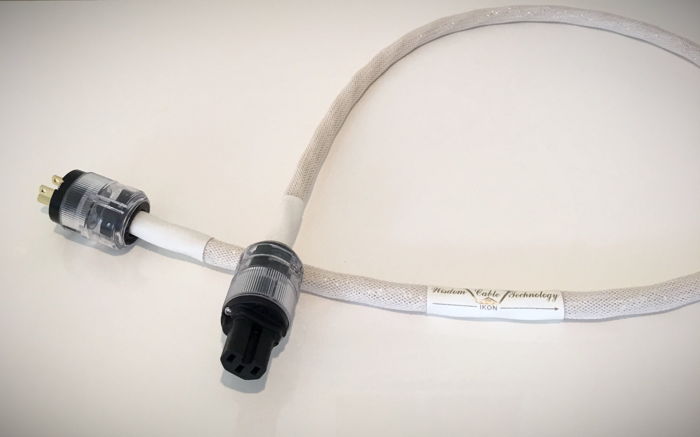 Wisdom Cable Technology GHOST v.2 power cable (new demo...