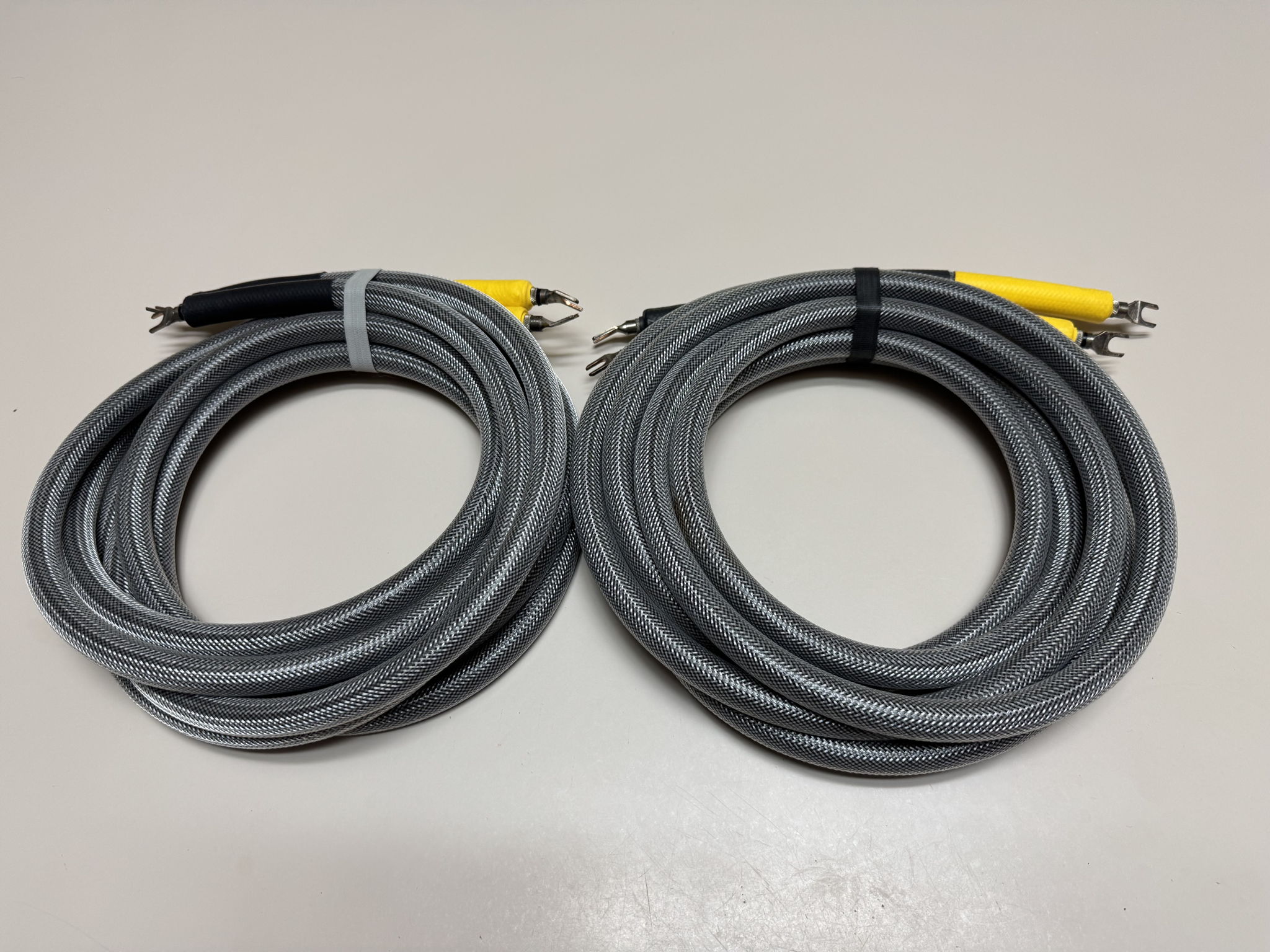 Von Gaylord  Return of The Legend 7000 Speaker Cables 8...