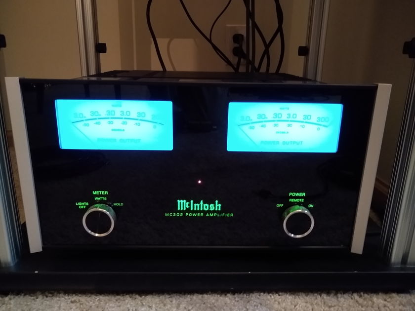 McIntosh MC-302 solid state amplifier - low hours