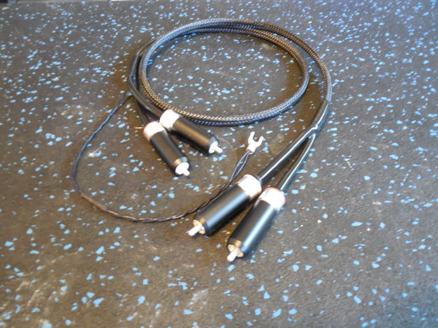 Black Shadow LYRE Silver Phono Cable