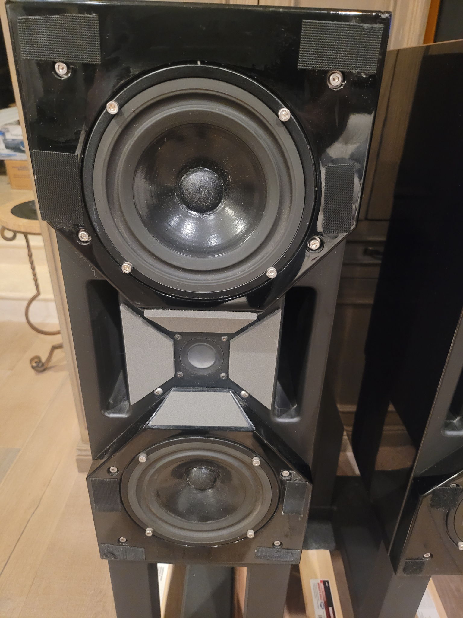 Wilson Audio Cub  Speakers black Gloss includes the anc... 14