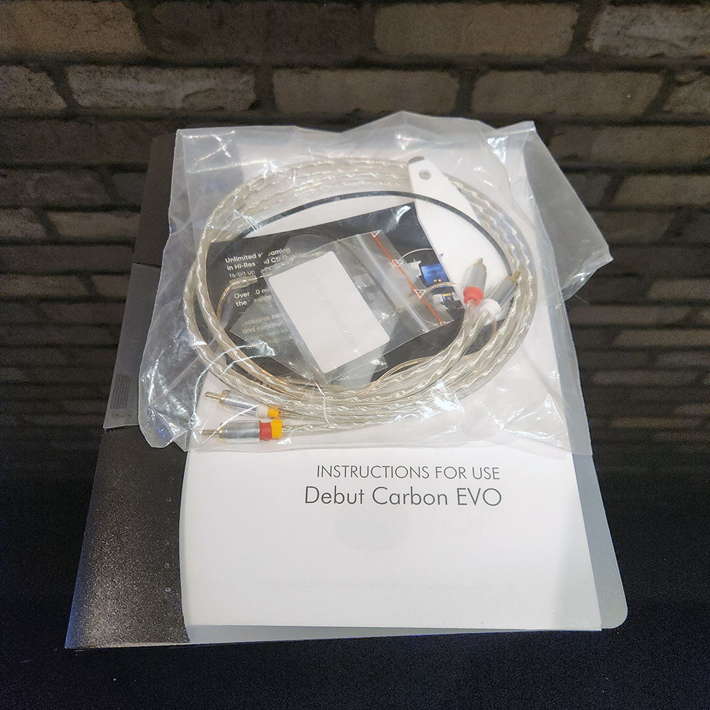 Pro-Ject Audio Systems Debut Carbon EVO - Satin Blue w/... 10