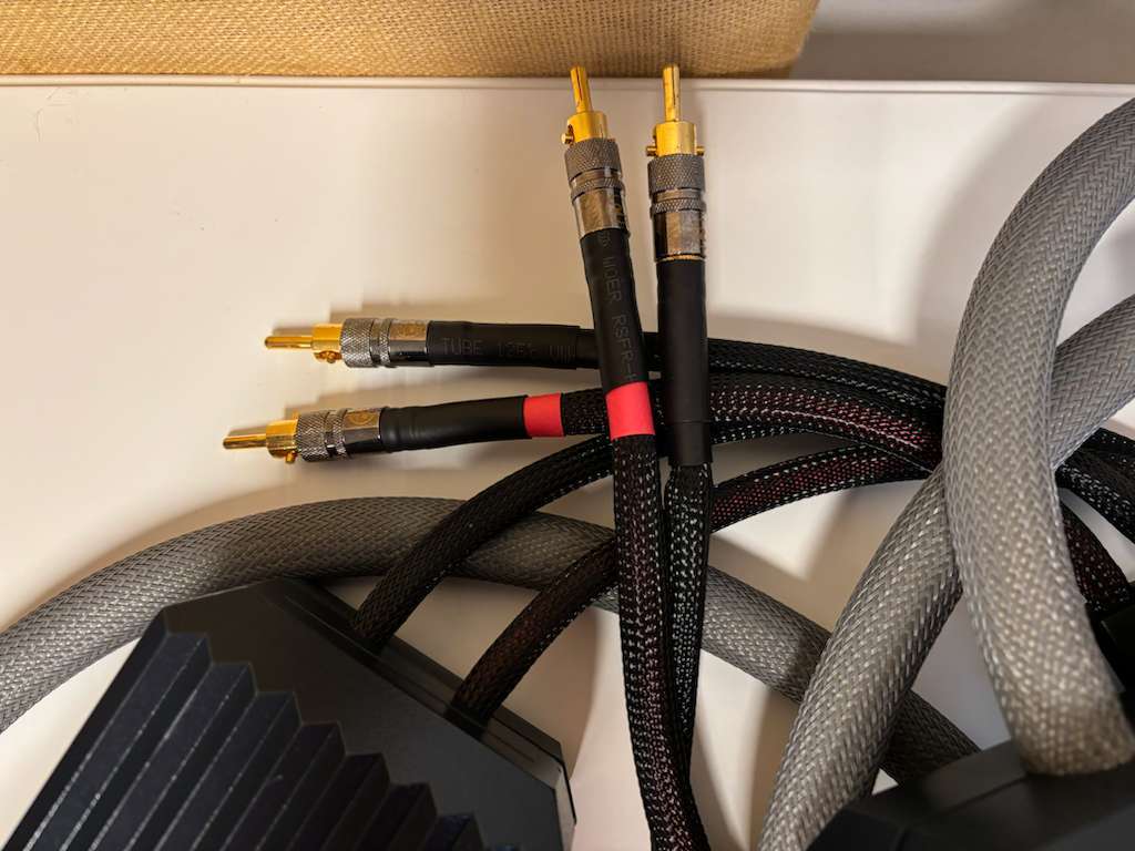 Spectral MH-770 Untralinear Reference II - Speaker Cable 4