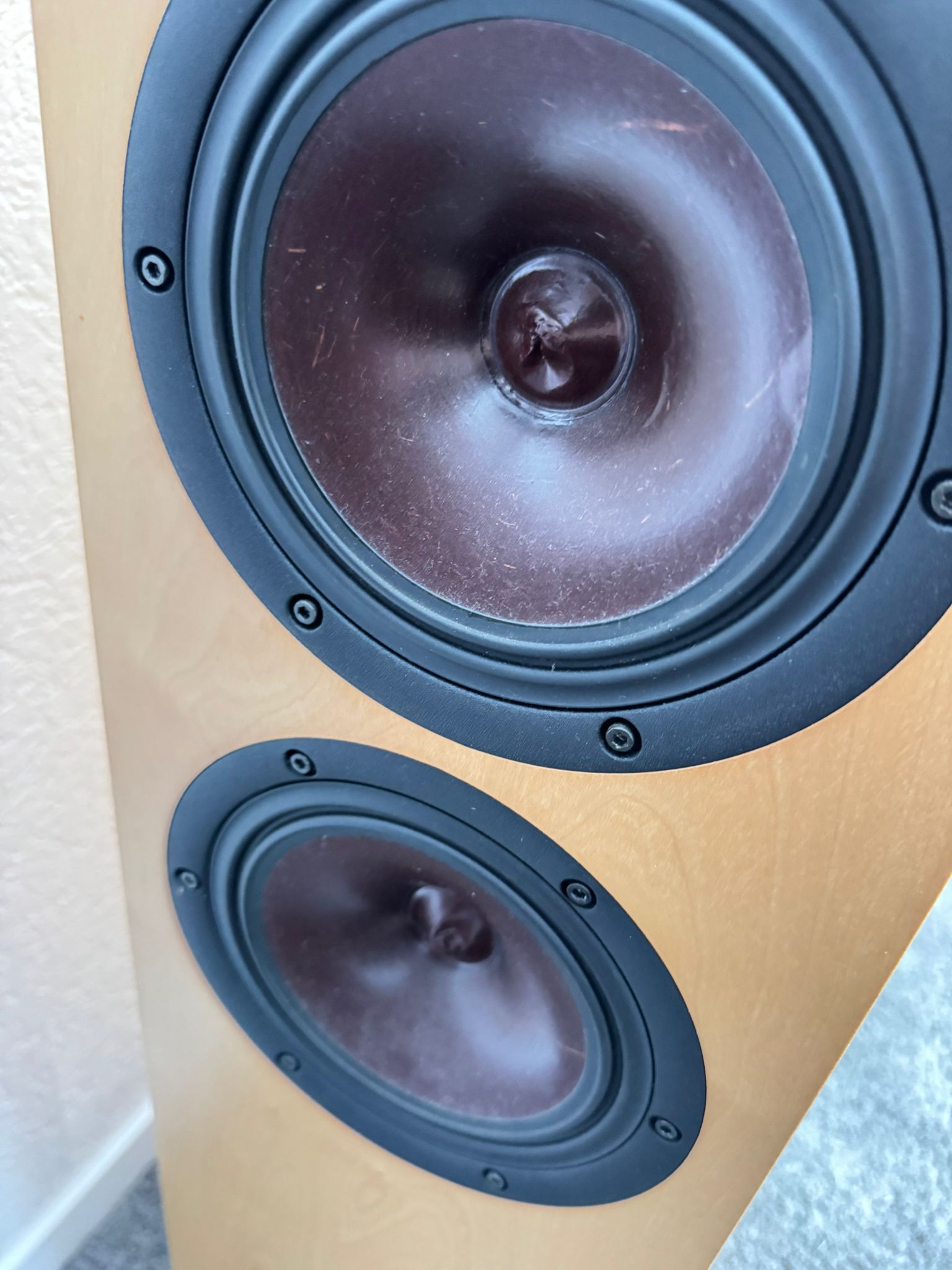 Odeon Tosca S speakers in maple