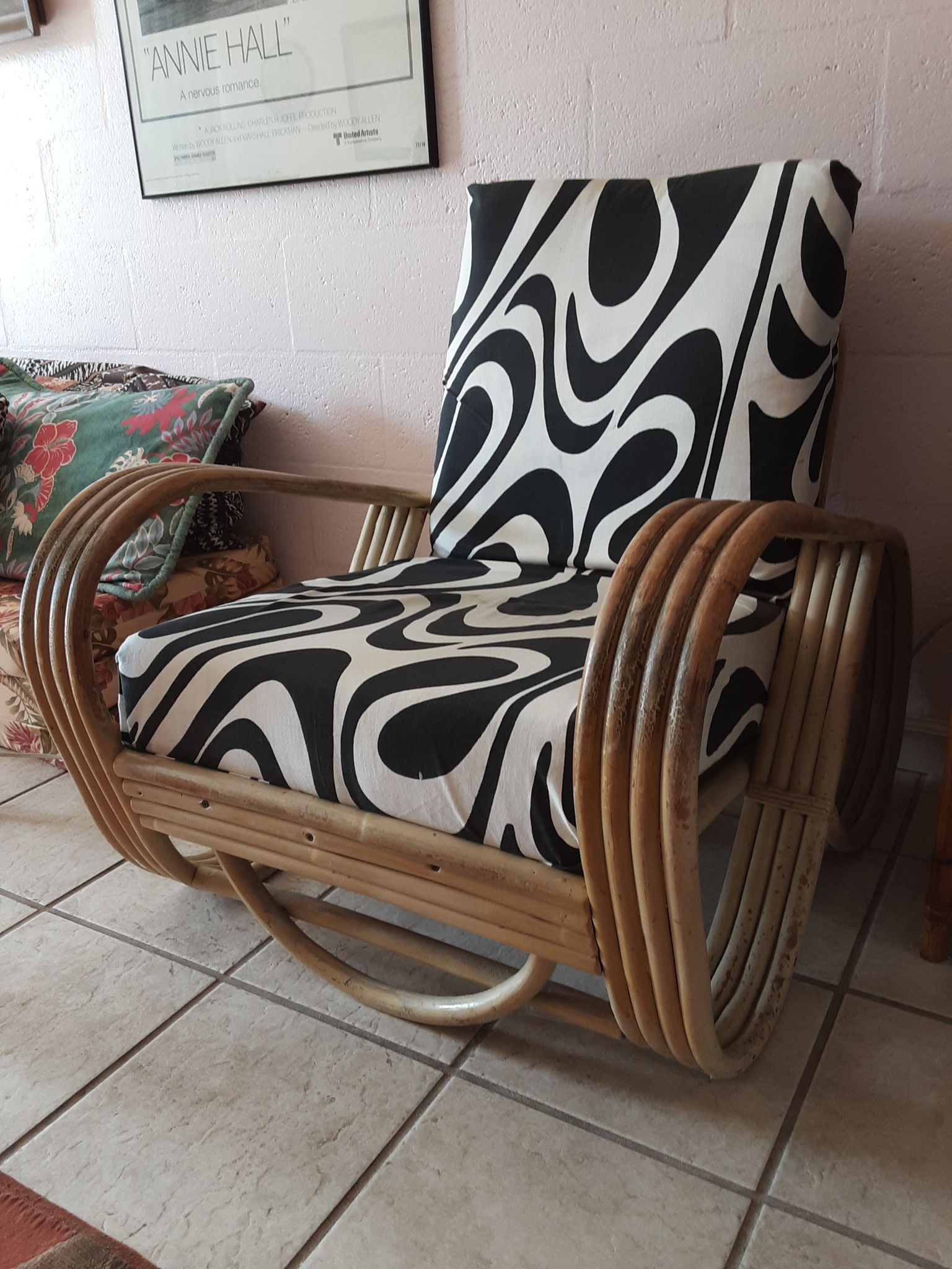 Vintage rattan lounge chair for listening