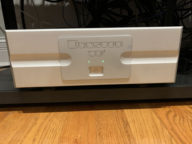 Bryston 4B3 Stereo or Bridge Mode Monoblock Power Amplifier. 17 inch SILVER faceplate