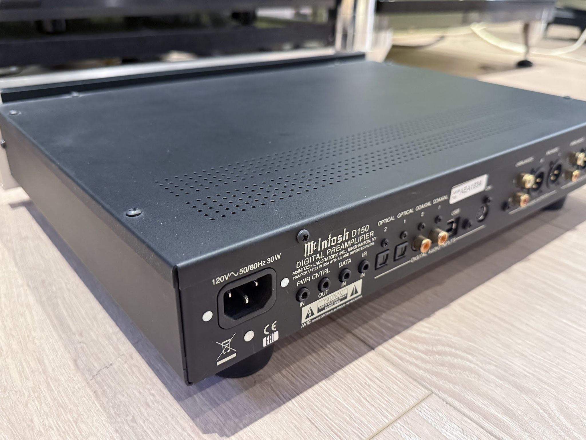 McIntosh D150 Digital Preamplifier w Box & Remote EXCEL... 9