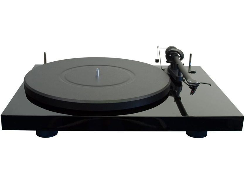 Pro-Ject Audio Systems Debut Carbon Phono USB Turntable - Gloss Black
