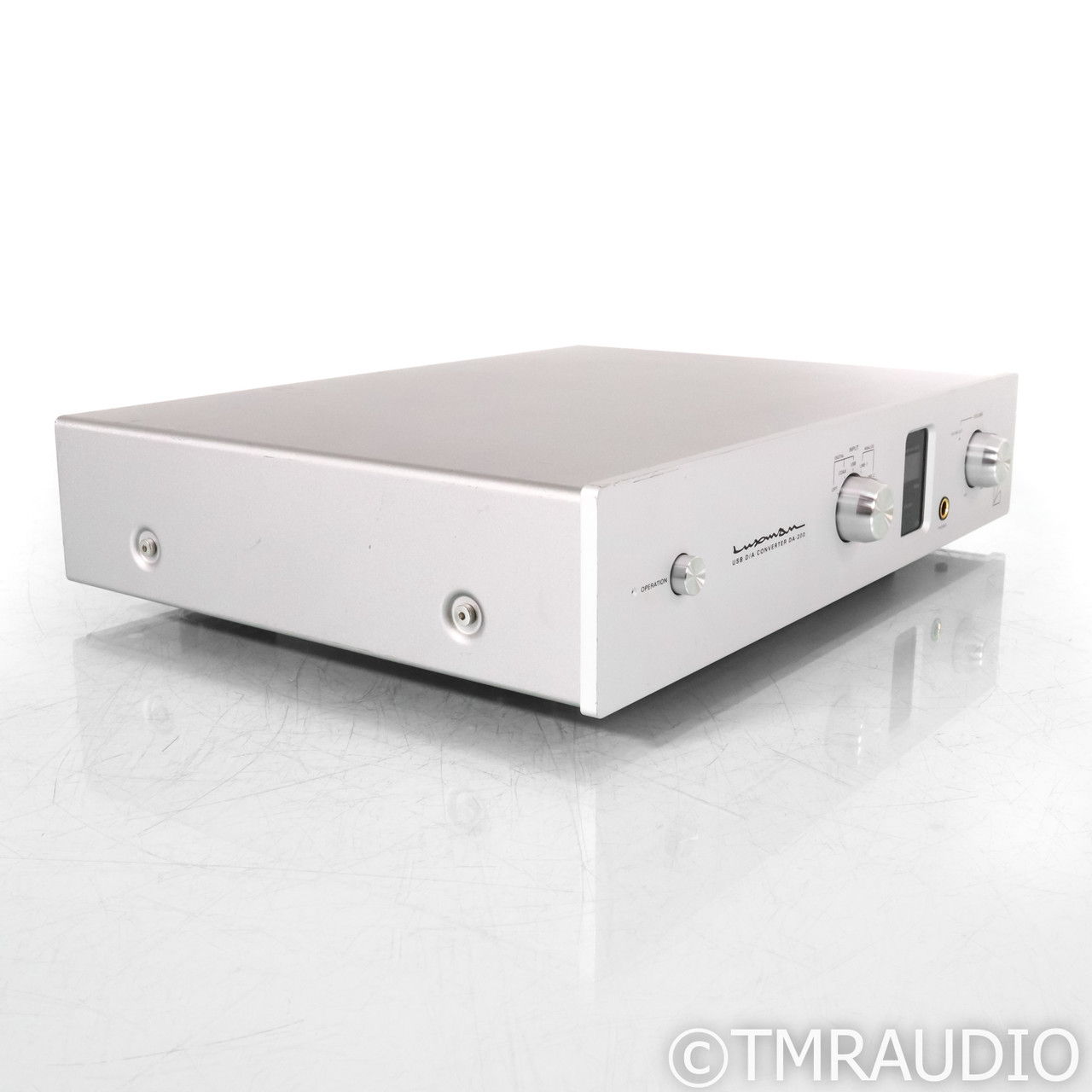 Luxman DA-200 DAC; D/A Converter (68120) 2