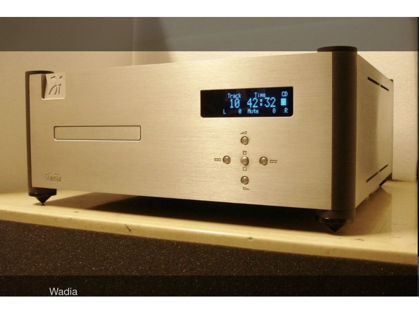 Wadia 781i Gorgeous 781i in Silver with USB input!