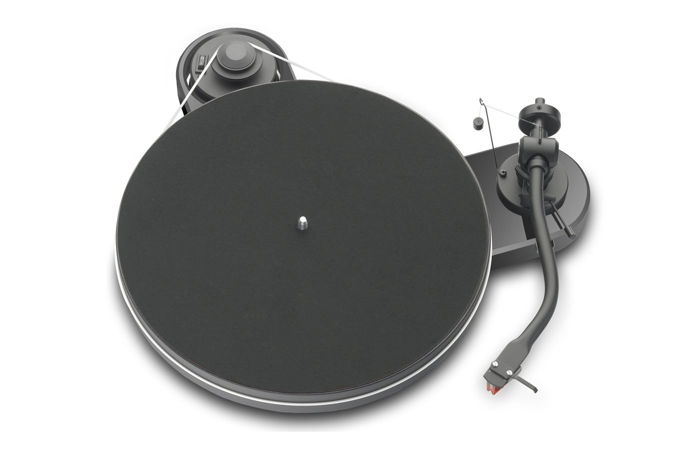 Pro-ject RM 1.3 Genie Turntable Piano Black. Pearl cart...