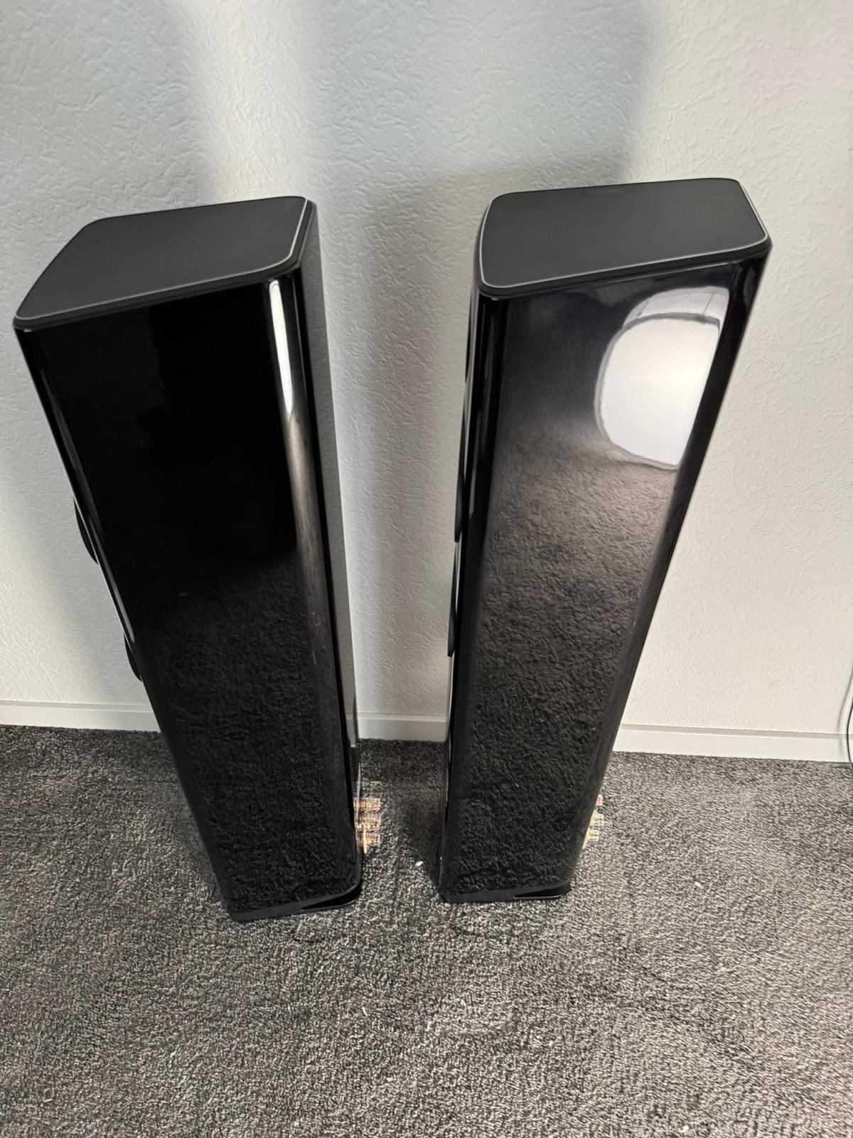 Elac Vela FS407 speakers in black 10