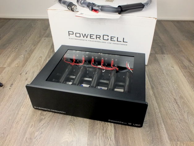 Synergistic Research PowerCell 12 UEF SE power conditio...
