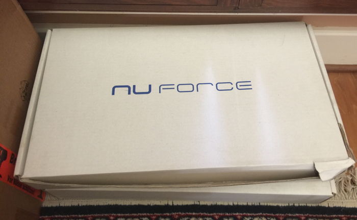 NuForce Reference 9 se v2 Monoblock Amplifiers 300W wit...