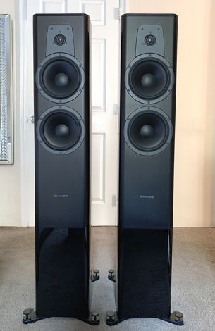 Dynaudio Contour 30 in Black Gloss  as new and complete