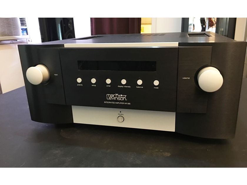Mark Levinson  No. 585 Integrated amplifier with DAC excellent condition