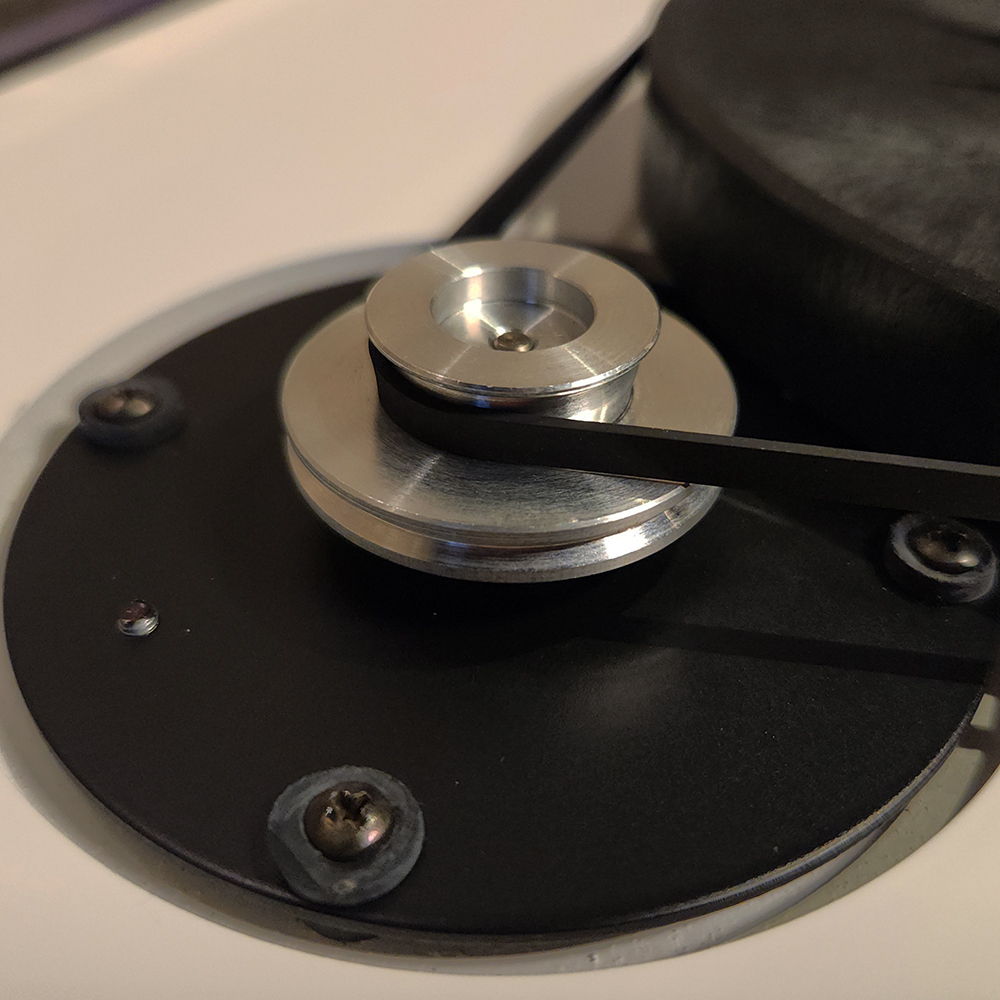 Pro-Ject Debut Carbon Evo in Satin White w/ Sumiko Rain... 8