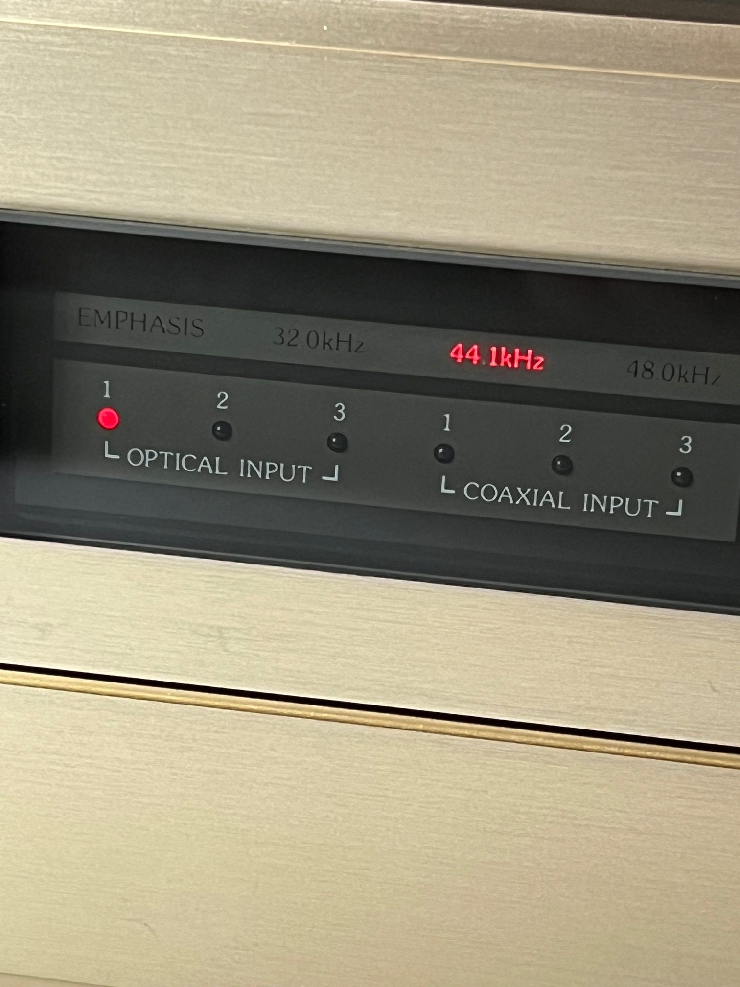 Accuphase DP-80L transport and DC-81L D/A converter 12