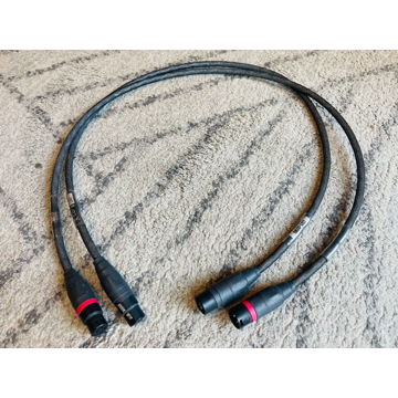 Pair SYNERGISTIC RESEARCH Core UEF 1m XLR Cable