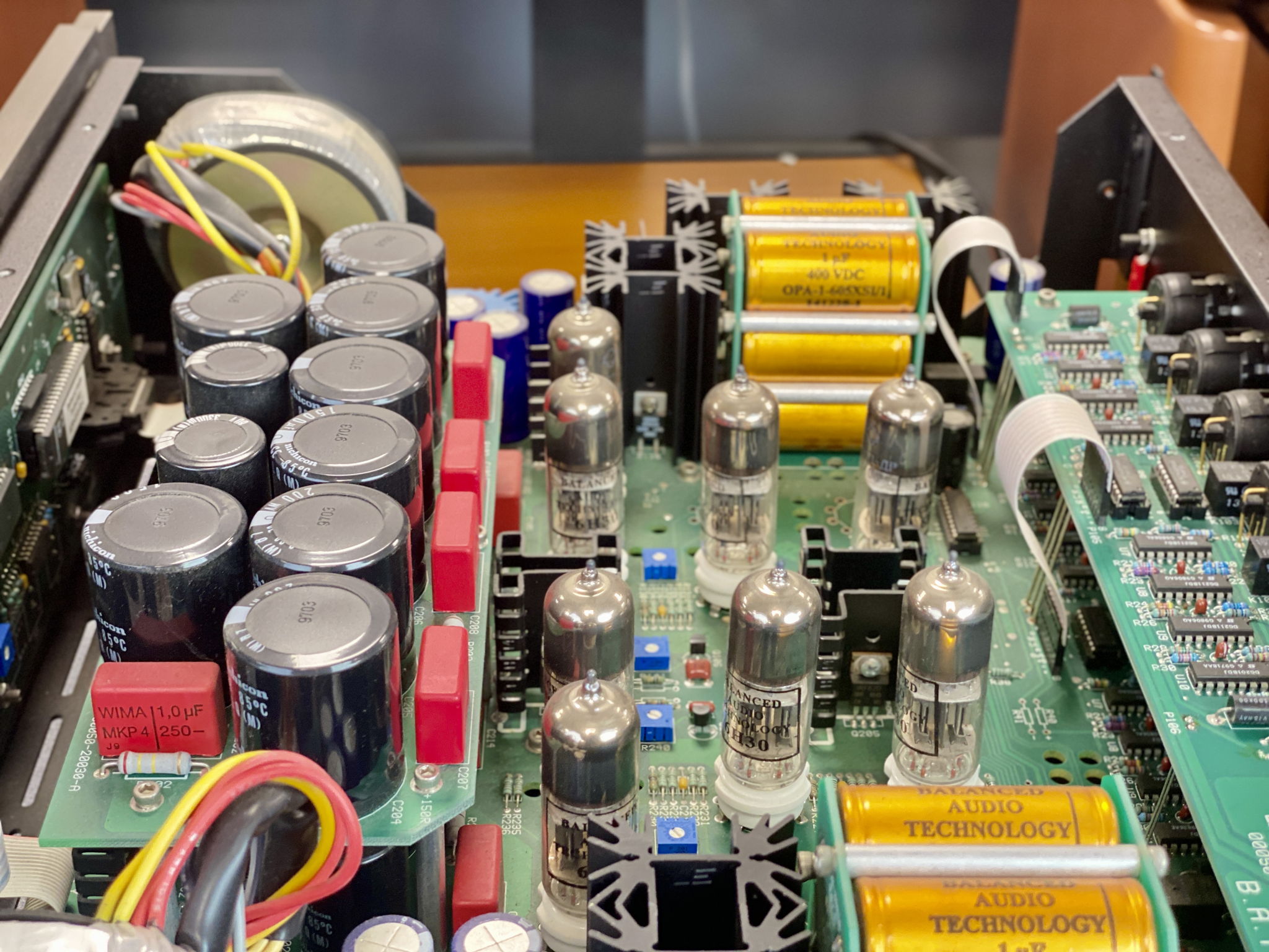 Balanced Audio Technology (BAT) VK-50SE Tube Preamplifi... 10