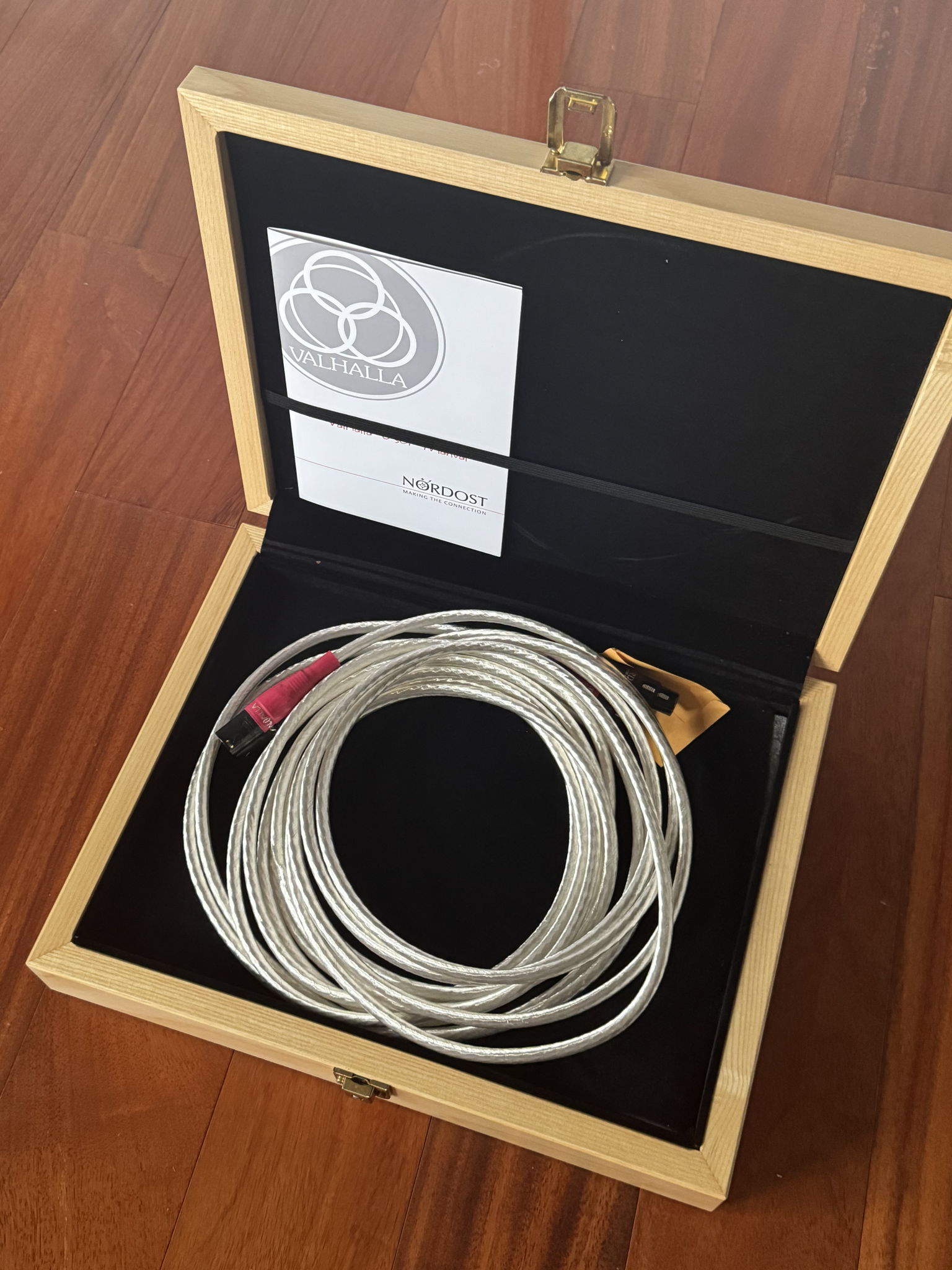 Nordost Valhalla XLR interconnects 4 meters with wood box 2